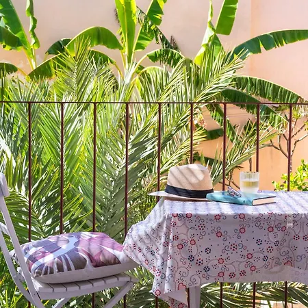 Junqueira Gardens - Casa Antiga Jardim E Piscina Βίλα