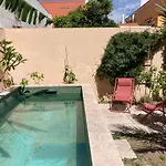 Junqueira Gardens - Casa Antiga Jardim E Piscina Villa *