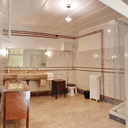 Junqueira Gardens - Casa Antiga Jardim E Piscina Villa